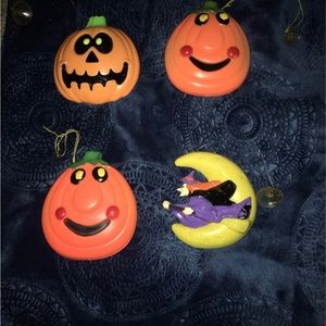 Set 4 Halloween Blinky lights. 2 are Advance International 2 Easter Unlimited.